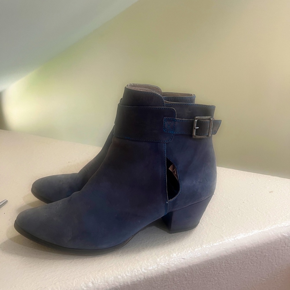 Free People Belleville teal Blue Distressed Leather Ankle Boot Cut Out Boots 10